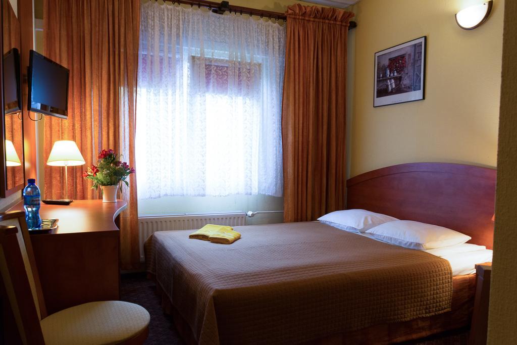 Hotel Astra Tajemniczy Ogrod بوزنان المظهر الخارجي الصورة