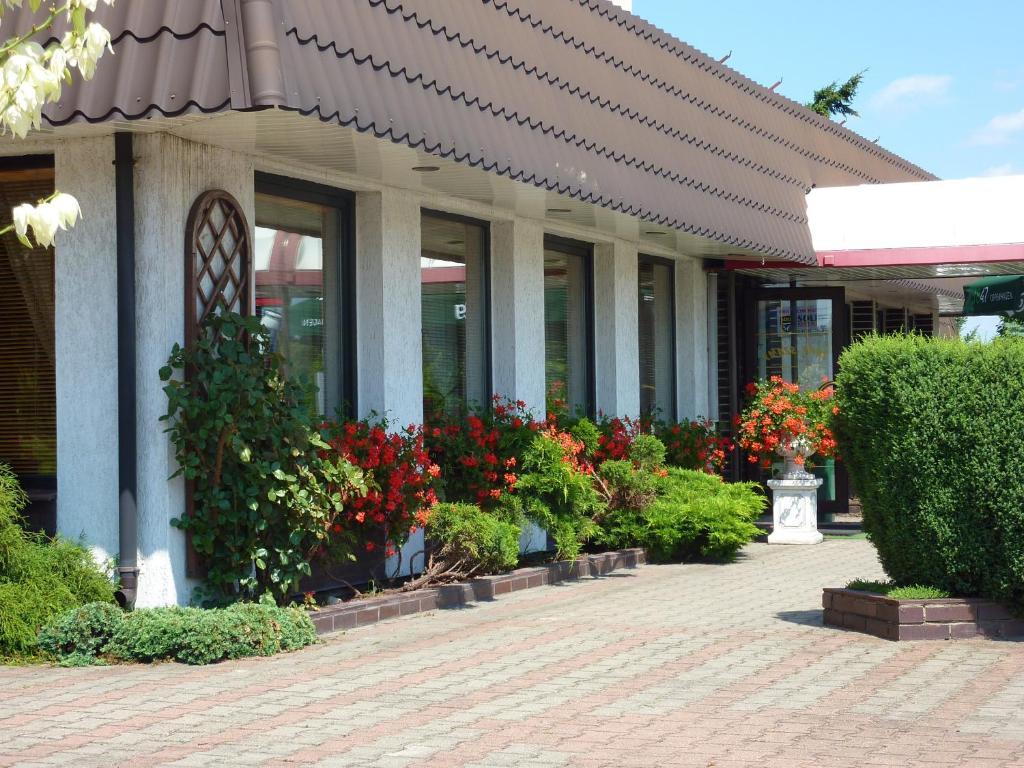 Hotel Astra Tajemniczy Ogrod بوزنان المظهر الخارجي الصورة