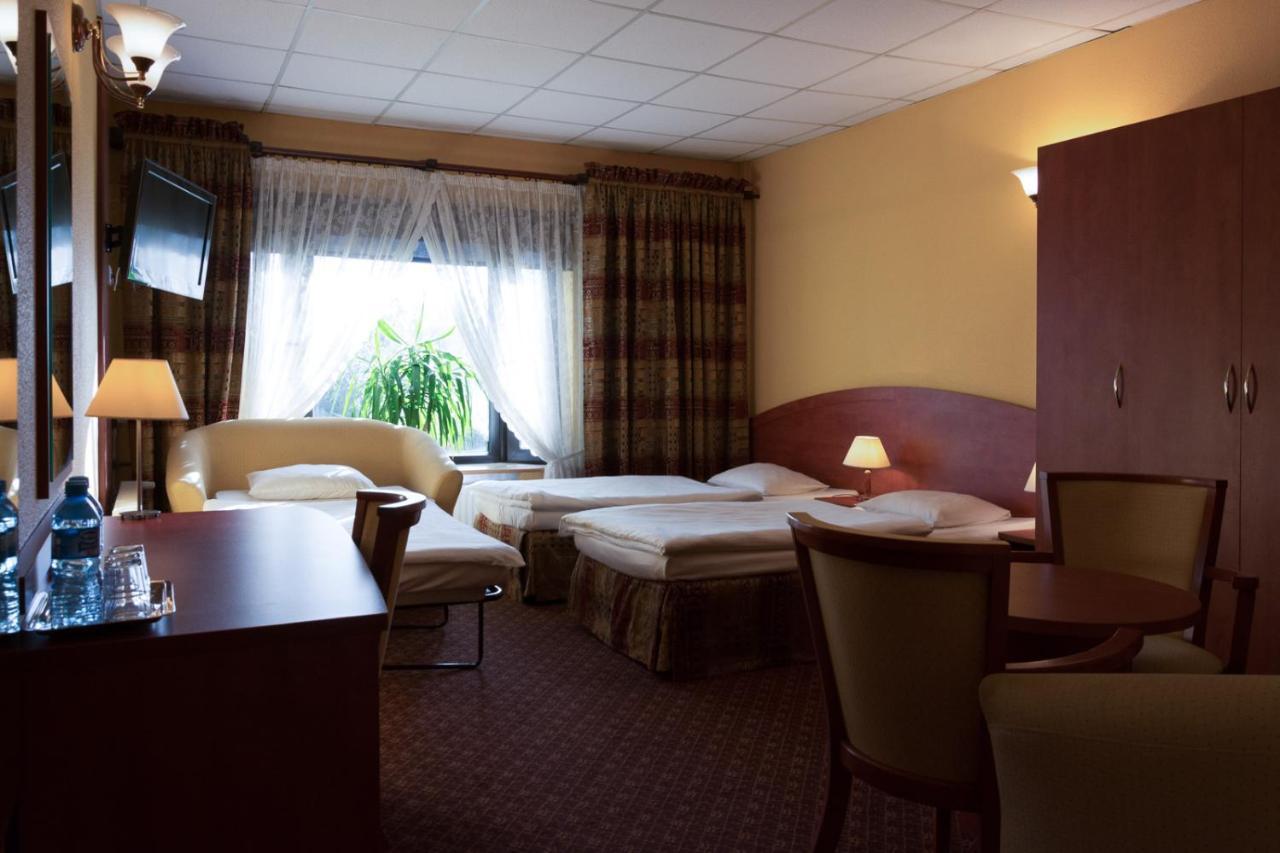 Hotel Astra Tajemniczy Ogrod بوزنان المظهر الخارجي الصورة